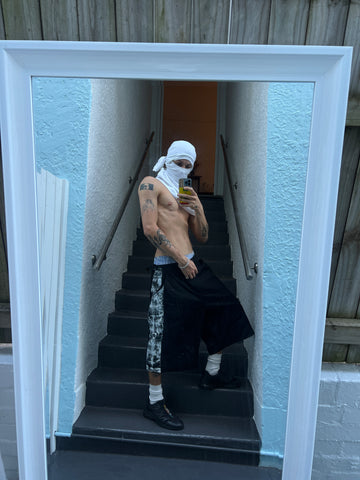 tek shorts white stripe